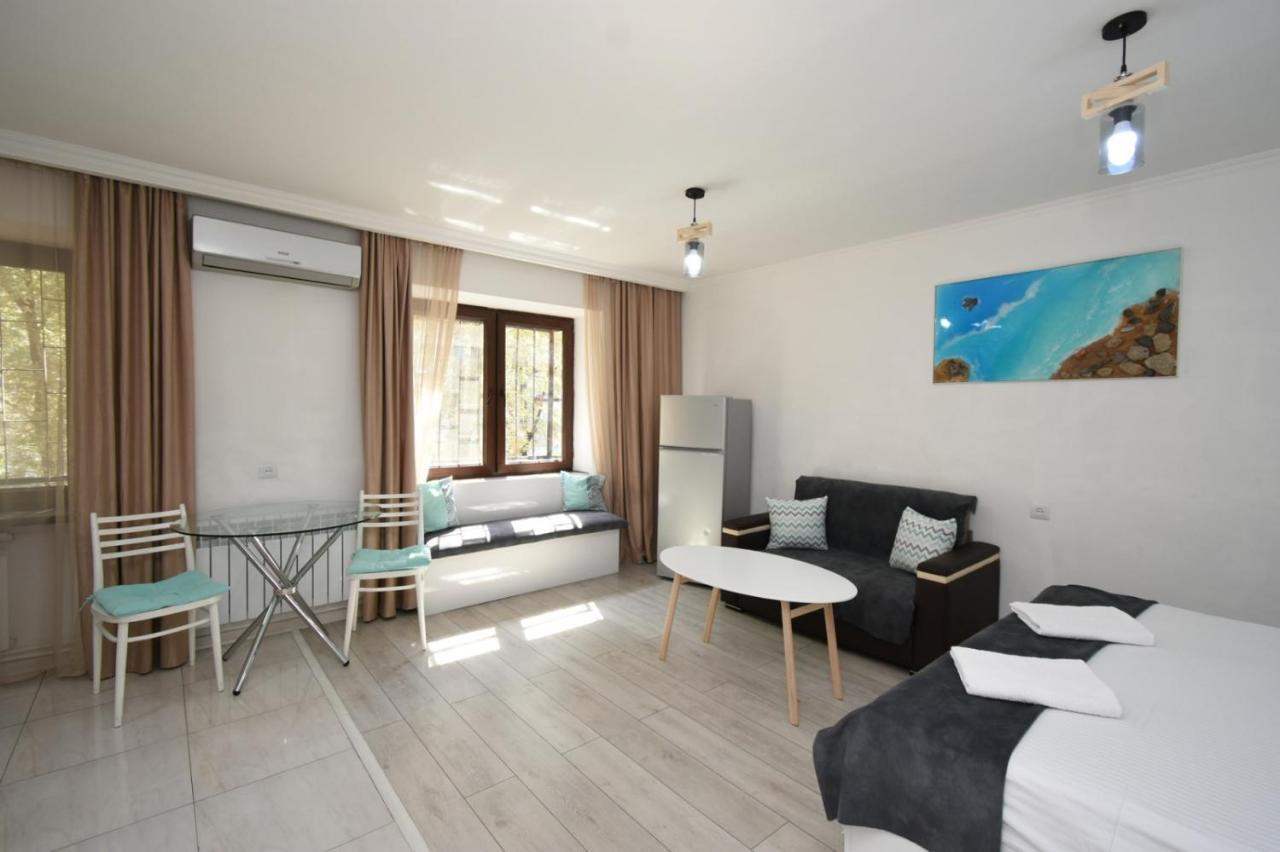 Cozy Apartment Near To The Metro H Kochar 19 Erevan Exterior foto