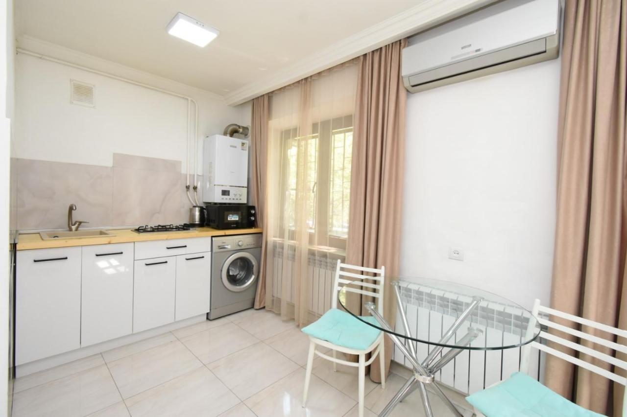 Cozy Apartment Near To The Metro H Kochar 19 Erevan Exterior foto